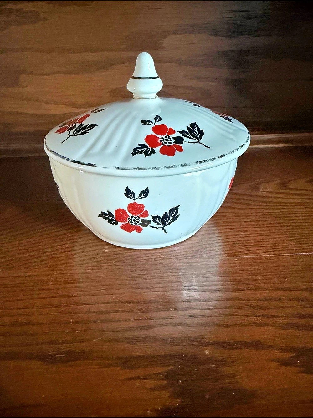 Hall's Superior Grease/Drip Bowl with Lid